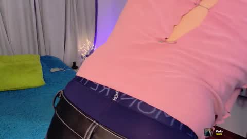 Snapshot of fatass_420 chatting on 1, 12, 2025 Johan online show from 1, 12, 2025