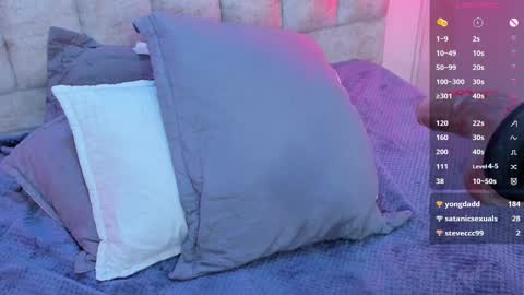 Snapshot of fatima_essence chatting on 7, 10, 2025     online show from 7, 10, 2025