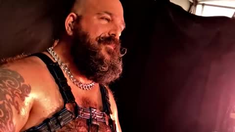 Snapshot of fatredneckpapa chatting on 15, 12, 2025 FAT PAPA online show from 15, 12, 2025