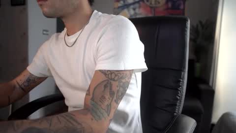 Snapshot of favdealer chatting on 18, 2, 2026 favdealer online show from 18, 2, 2026