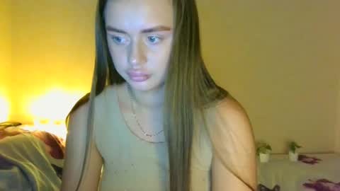 Snapshot of favorite_lovely_geneva chatting on 25, 12, 2024 Jasminefeelings online show from 25, 12, 2024