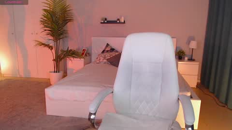 Fay online show from 30, 1, 2025