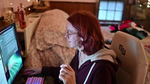 Faye Holloway online show from 31, 12, 2024