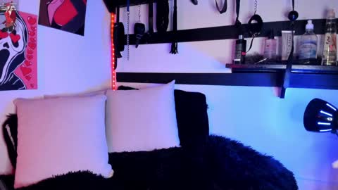 feel_the_touch online show from 14, 1, 2025