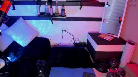 feel_the_touch online show from 31, 1, 2025