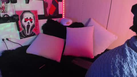 feel_the_touch online show from 5, 3, 2025