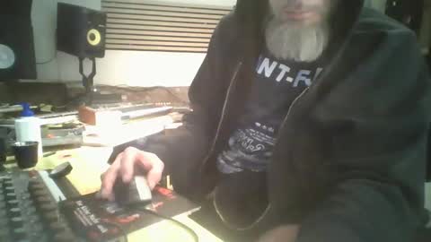 Snapshot of feelfemdom chatting on 1, 3, 2025 feelfemdom online show from 1, 3, 2025