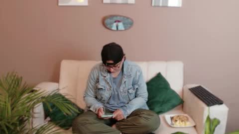 Feelena online show from 16, 9, 2025