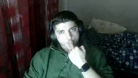 Snapshot of feet_cleaner chatting on 2, 1, 2025 Slut-Boy online show from 2, 1, 2025