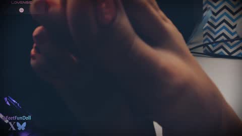 Snapshot of feetfundoll chatting on 17, 12, 2024 Lisa Dove aka FeetFunDoll online show from 17, 12, 2024