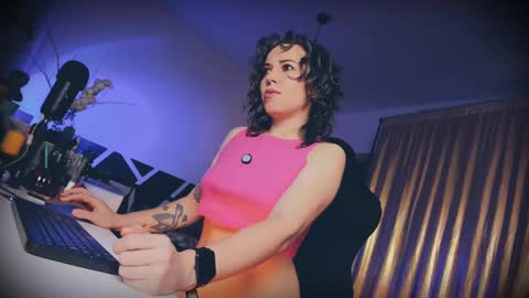 Snapshot of feetfundoll chatting on 21, 2, 2025 Lisa Dove aka FeetFunDoll online show from 21, 2, 2025