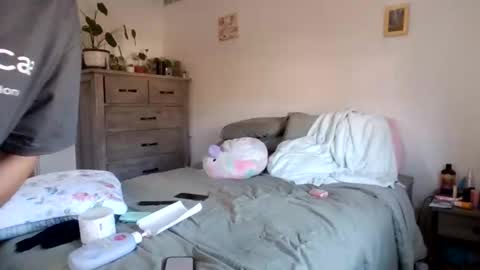 Snapshot of feetnymph chatting on 8, 3, 2026 Soley online show from 8, 3, 2026