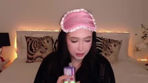 Felicia Herceg online show from 30, 10, 2025