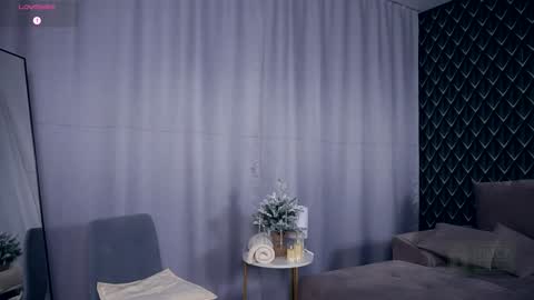 Hello im Nova online show from 17, 12, 2025