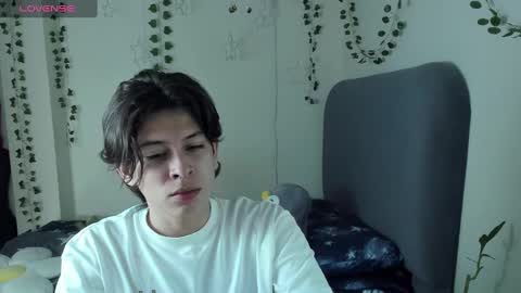 Snapshot of felix_leex chatting on 3, 1, 2025 Felix leex online show from 3, 1, 2025