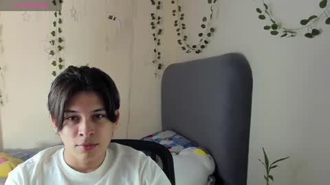 Snapshot of felix_leex chatting on 7, 2, 2025 Felix leex online show from 7, 2, 2025