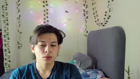 Snapshot of felix_leex chatting on 15, 2, 2025 Felix leex online show from 15, 2, 2025