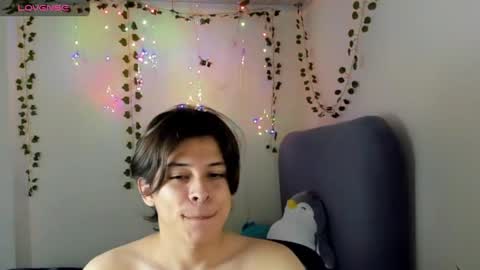 Snapshot of felix_leex chatting on 6, 3, 2025 Felix leex online show from 6, 3, 2025