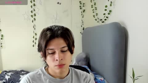 Snapshot of felix_leex chatting on 12, 3, 2025 Felix leex online show from 12, 3, 2025