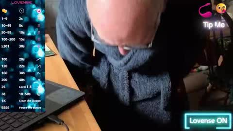 Adam online show from 15, 10, 2025