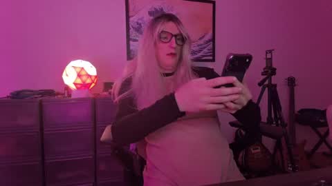 femme_mystique online show from 26, 11, 2025