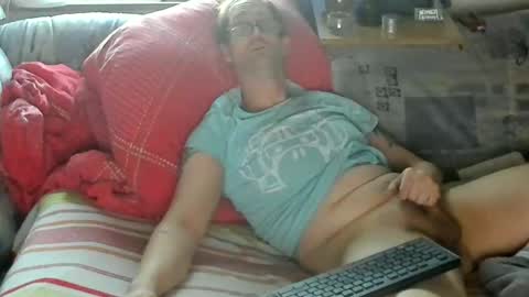 Snapshot of fendermann38 chatting on 2, 3, 2026 Fendermann38 online show from 2, 3, 2026