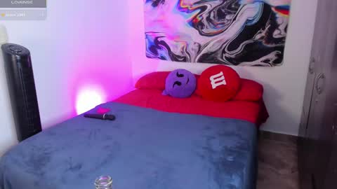 Fenrir Flirt online show from 1, 3, 2025