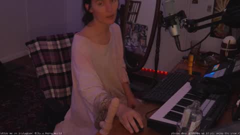 Snapshot of fernydew chatting on 18, 2, 2025 Fern next stream 430pm Monday PST online show from 18, 2, 2025