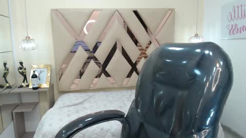 FER PHOENIX online show from 7, 2, 2025