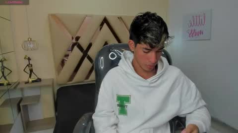 FER PHOENIX online show from 16, 10, 2025