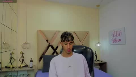 FER PHOENIX online show from 31, 10, 2025