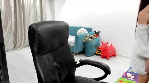 Snapshot of fetishcatalea chatting on 19, 11, 2025 Catalea DM online show from 19, 11, 2025