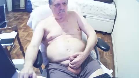 Snapshot of filhober chatting on 1, 1, 2025 filhober online show from 1, 1, 2025