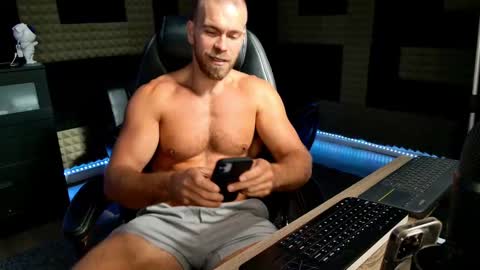 Snapshot of finch93 chatting on 14, 9, 2025 Nick online show from 14, 9, 2025