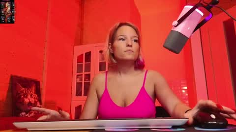 Snapshot of findom_lady_shine chatting on 17, 4, 2026 Lady online show from 17, 4, 2026