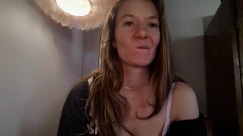 Snapshot of findomgoddessnatalia chatting on 15, 10, 2025 Goddess Natalia Findom online show from 15, 10, 2025