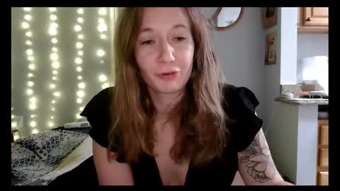Snapshot of findomgoddessnatalia chatting on 5, 2, 2026 Goddess Natalia Findom online show from 5, 2, 2026