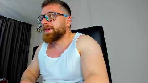FindomGuyXXX online show from 18, 4, 2026