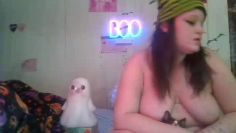Snapshot of findommefoxi chatting on 27, 10, 2025 findommefoxi online show from 27, 10, 2025