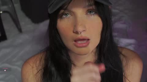 Snapshot of finleyfae chatting on 23, 9, 2025 finleyfae online show from 23, 9, 2025