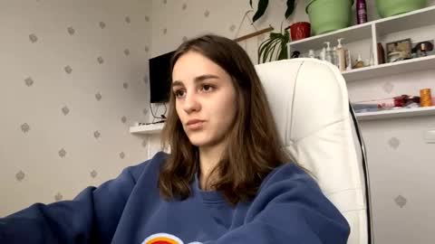 Snapshot of fionapiccard chatting on 21, 11, 2025 Keite wanna play Meow online show from 21, 11, 2025