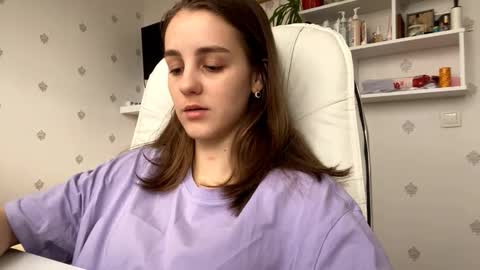 Snapshot of fionapiccard chatting on 25, 11, 2025 Keite wanna play Meow online show from 25, 11, 2025