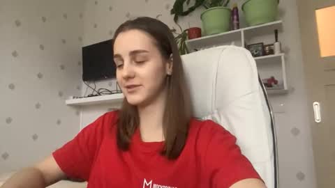 Snapshot of fionapiccard chatting on 17, 12, 2025 Keite wanna play Meow online show from 17, 12, 2025