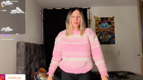 Snapshot of fiorella_up1 chatting on 23, 10, 2025 F I O R E L L A online show from 23, 10, 2025