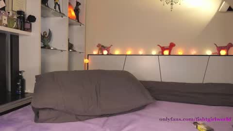 Snapshot of fishtgirlworld chatting on 14, 2, 2025 Tia online show from 14, 2, 2025