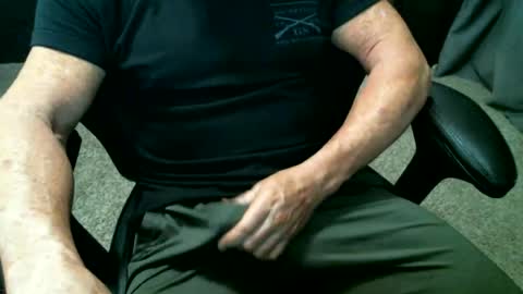 Snapshot of fitguy40 chatting on 26, 6, 2026 fitguy40 online show from 26, 6, 2026