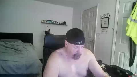 Snapshot of flaguy3233 chatting on 15, 11, 2025 Florida guy online show from 15, 11, 2025