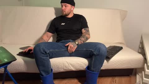 Snapshot of flamefury18 chatting on 19, 4, 2026 Flamefury18 online show from 19, 4, 2026