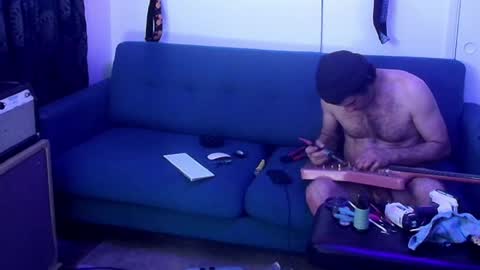 Flannel Dong online show from 28, 3, 2026