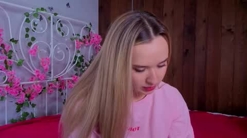 Snapshot of fletahargenrader chatting on 15, 11, 2025 Amina online show from 15, 11, 2025